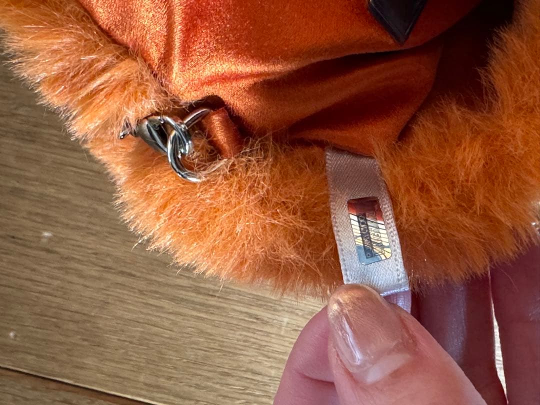 未使用★定価 118,800円 Jimmy Choo スマホ　ショルダー