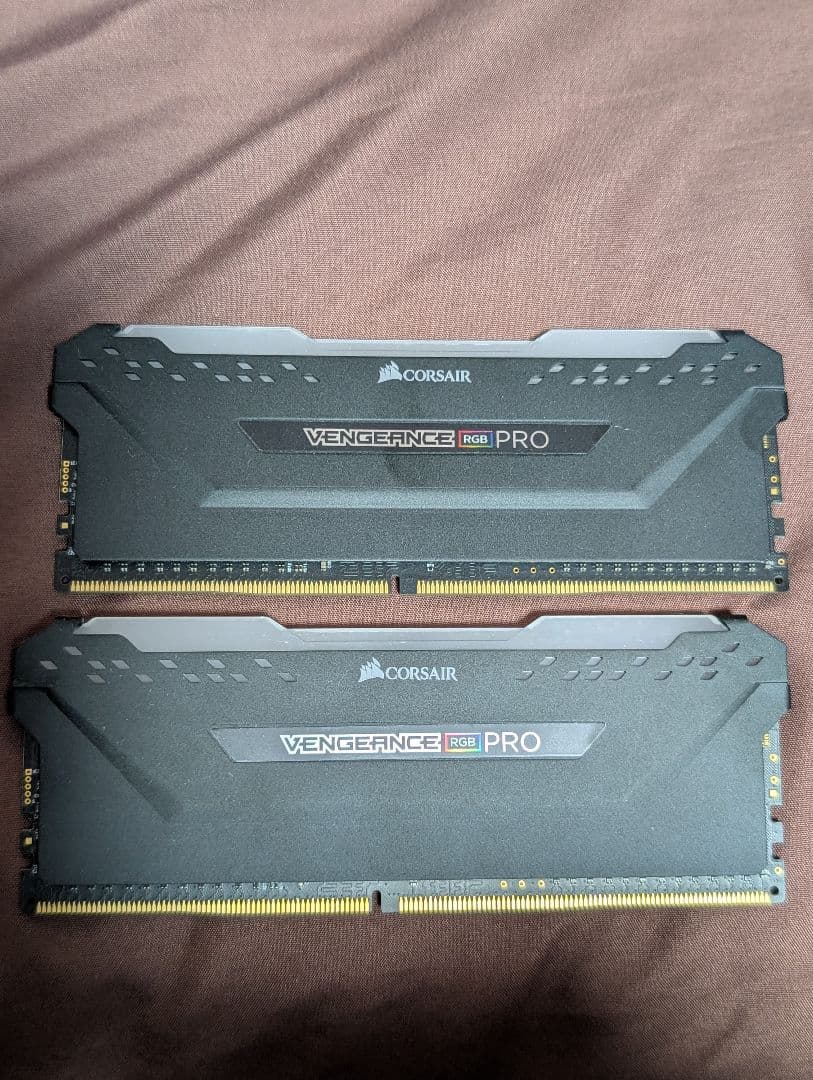 CORSAIR VENGEANCE RGB PRO メモリー　8GB*2個