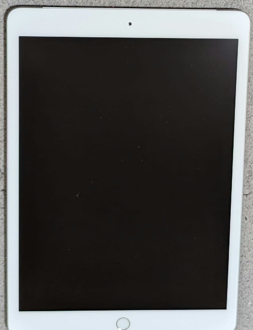 iPad第7世代 32GB シルバーSIMフリーモデル
