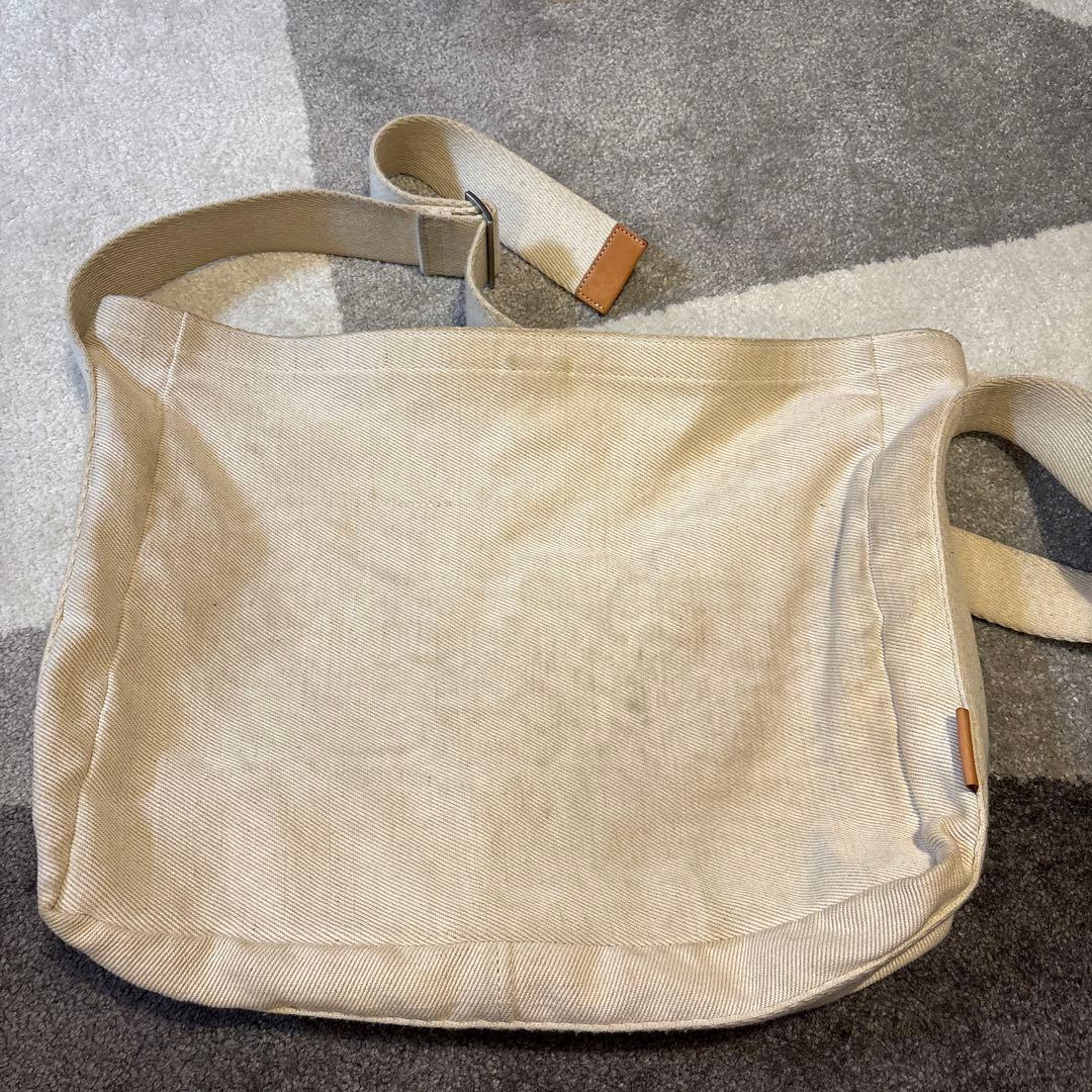 tender scheme ベージュ メッセンジャーバッグ