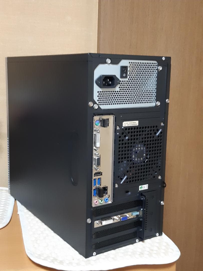 自作PC　RYZEN7 2700・16GB・256GB・R7 240・WIN11