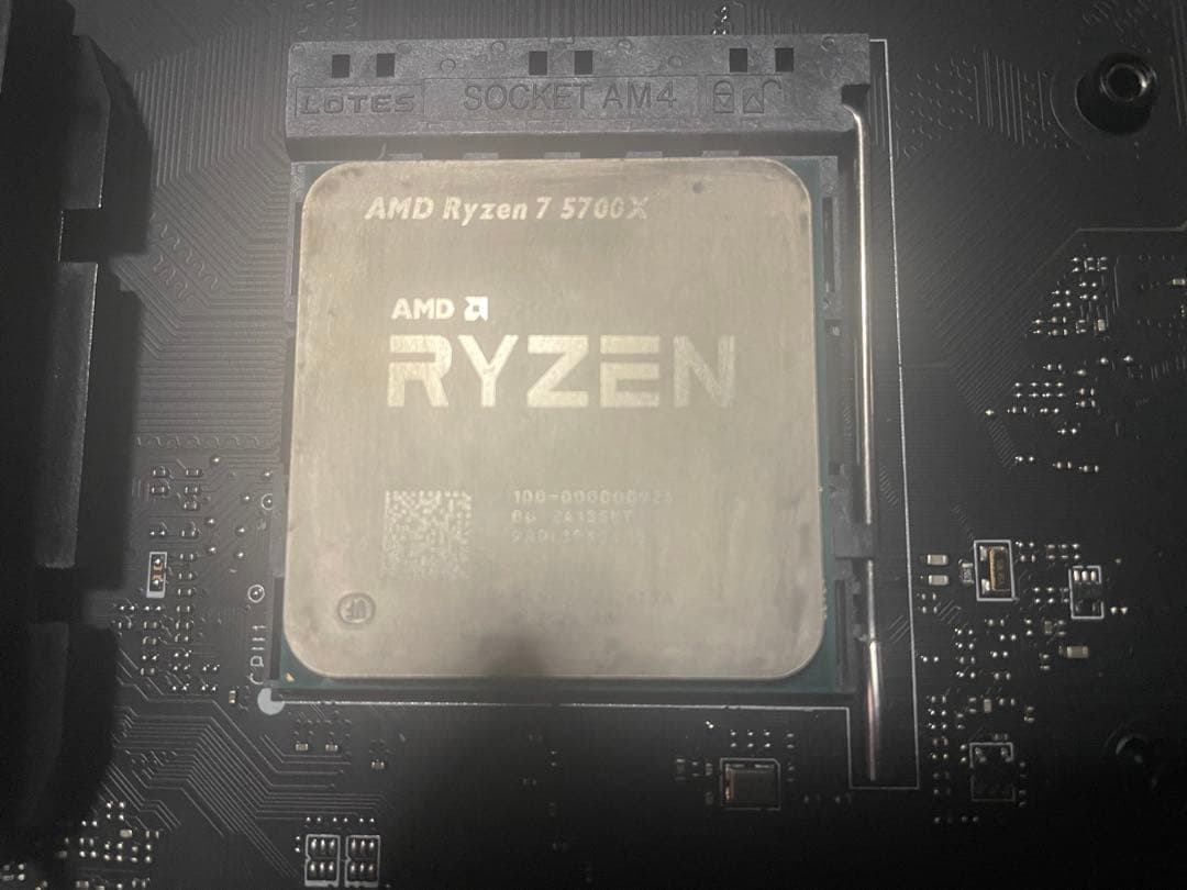 AMD Ryzen 7 5700X 中古品