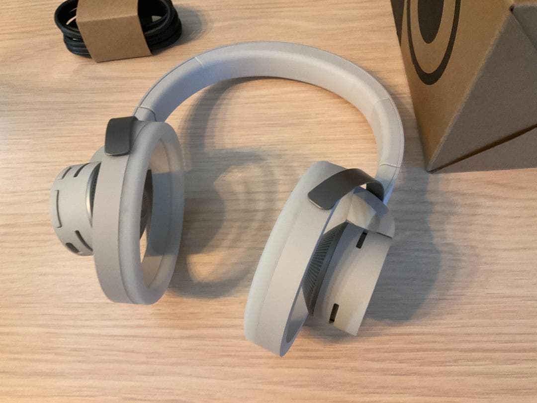 nwm ONE ワイヤレスヘッドホン ライトグレイ　MBH001WA