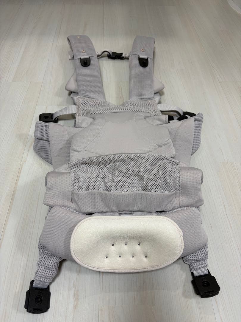 アップリカ　ラクリスAB　ホワイトアッシュ　抱っこ紐