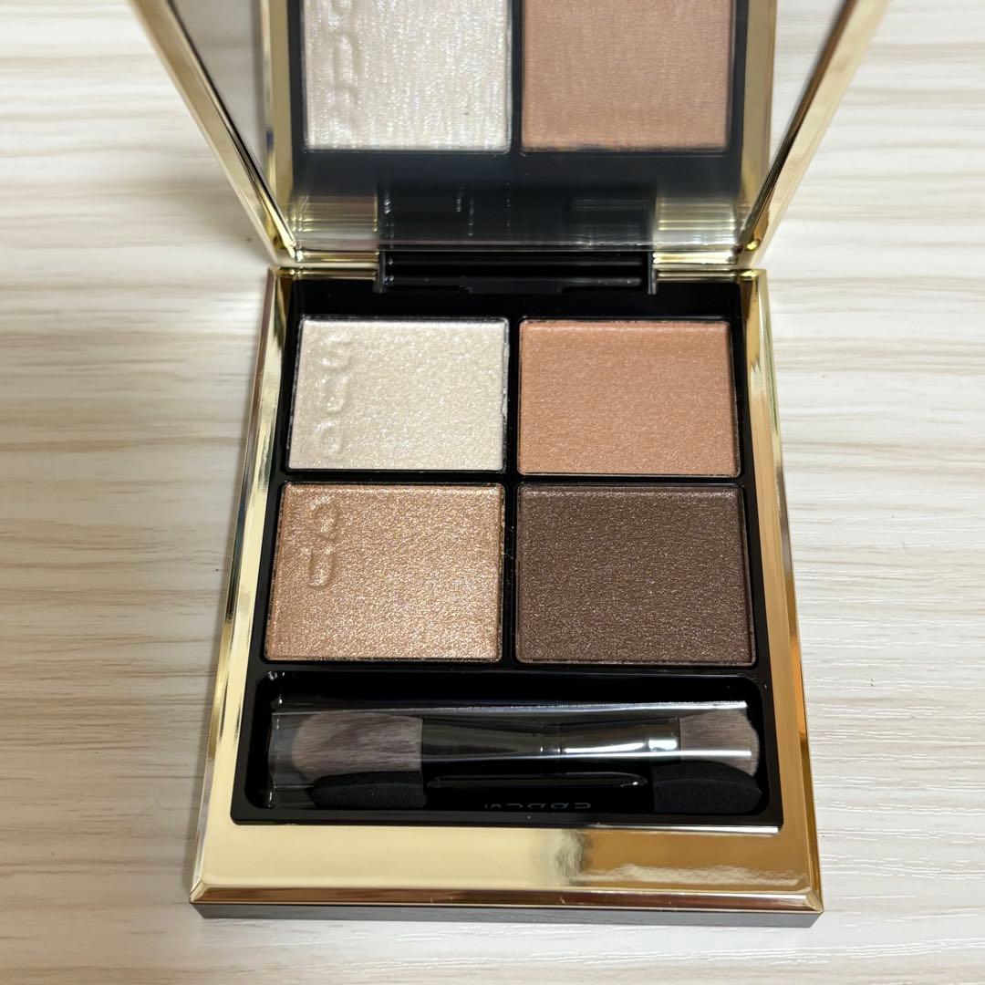 【新品未使用】SUQQU♡スック♡シグニチャー カラー アイズ 本体 15 凛覗