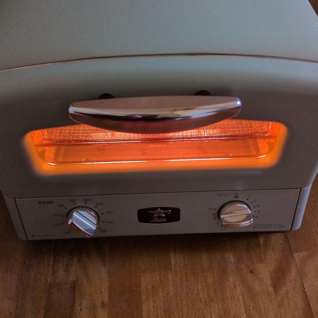 ヒーター式トースター 200〜240℃トースト４枚焼ける。