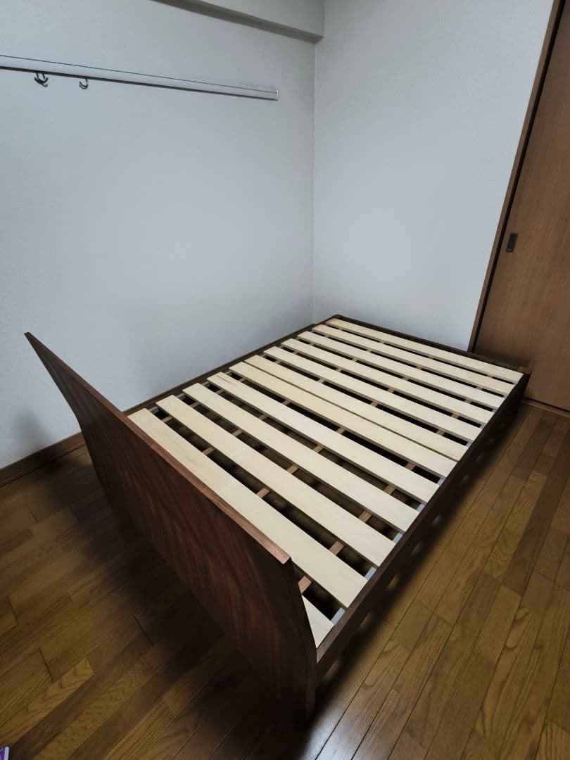 【ACTUS】ダブルベッドフレーム　ウォールナット