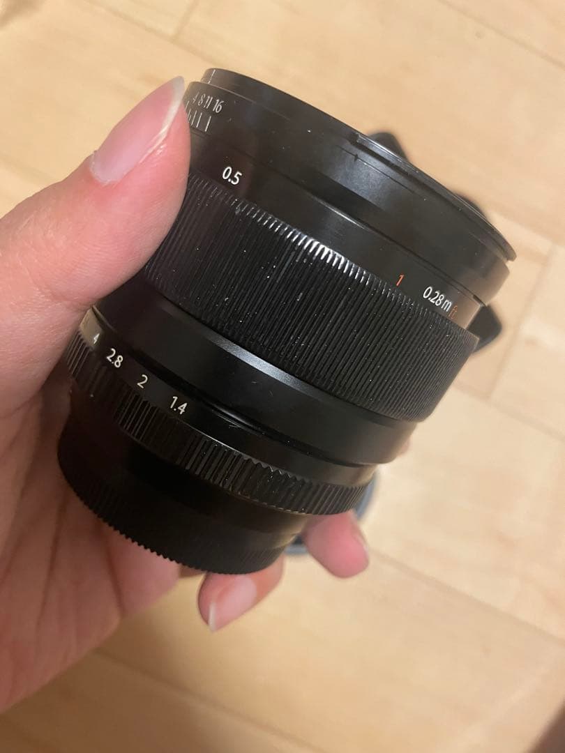 FUJIFILM XF23mmF1.4Rレンズ　レンズフード付き