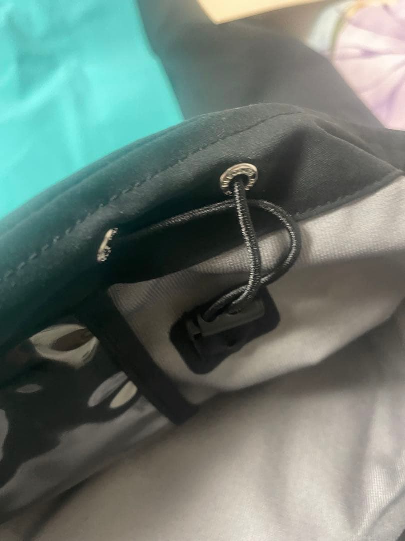 DESCENTE スキー用ジャケット 黒/ターコイズ