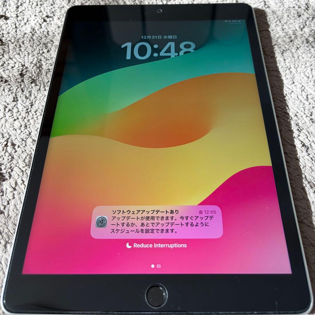 【美品】iPad 第9世代 64GB WiFi シルバー本体 専用ケース付き