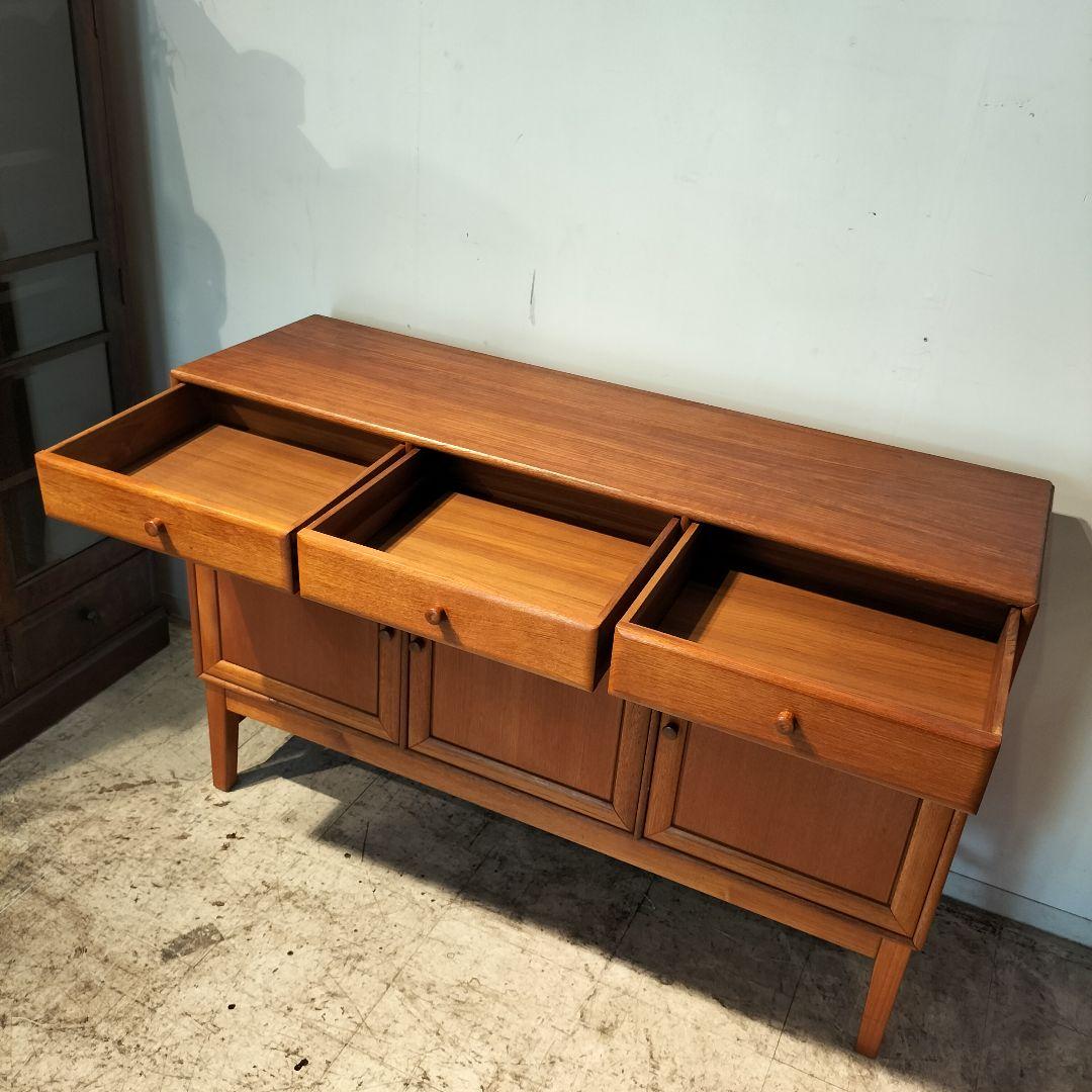 M♦10月SALE 北欧ヴィンテージ 　チーク無垢 　オイル仕上げ　サイドボード