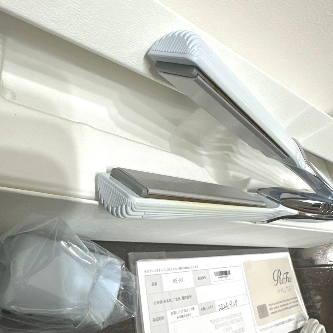 ReFaホワイトカラー　ストレートヘアアイロン