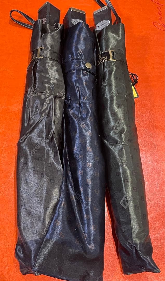 ブランドショップRMM様FENDI フェンディ ズッカ柄 折りたたみ傘 3本