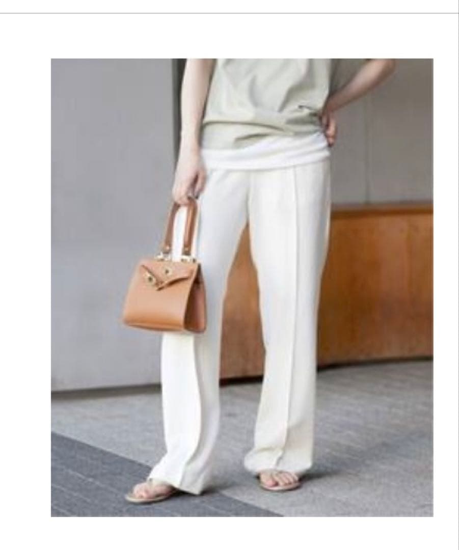 SLOBE IENAホワイト ピンタックセミフレアパンツ