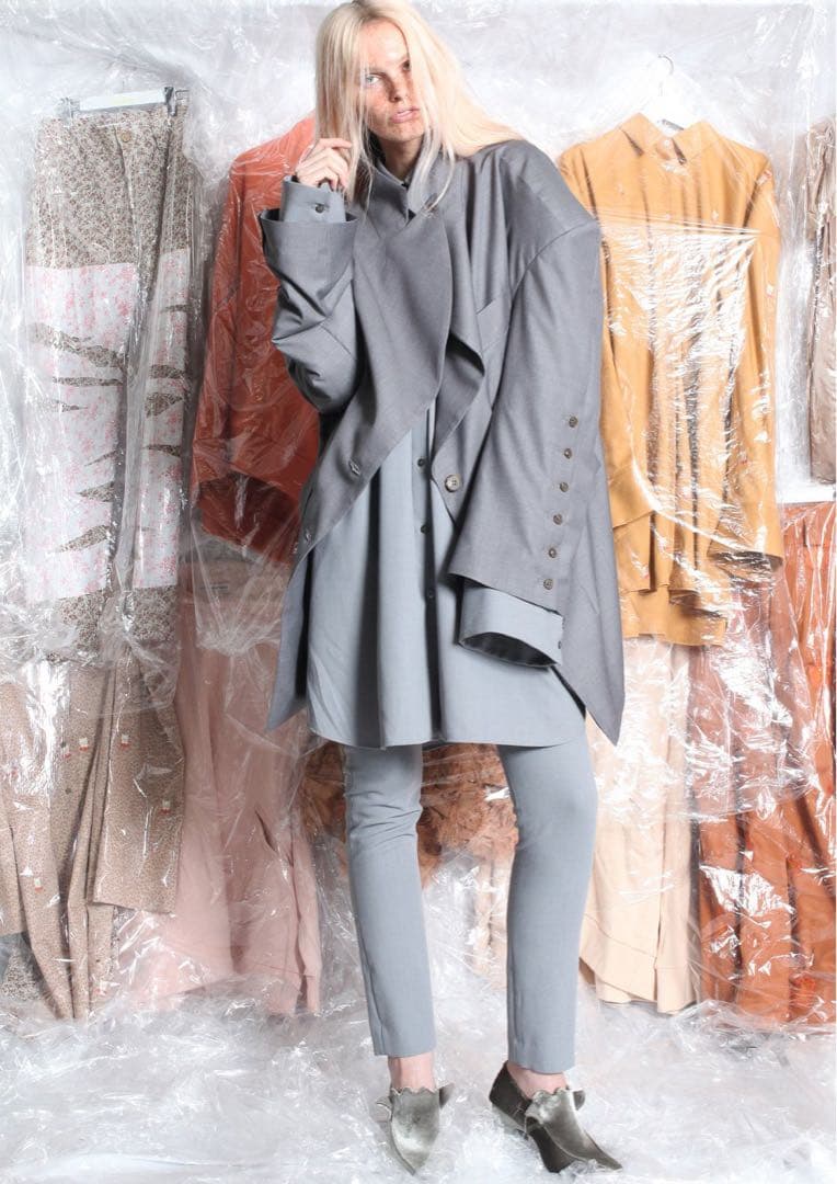 【美品】期間限定値下げ　mikiosakabe グレー 2way変形ジャケット