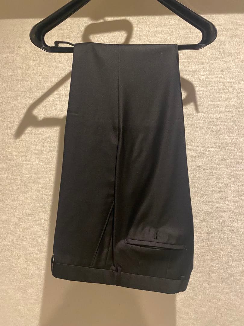 K*様 【ほぼ新品】BOSS ダークグレー ビジネススーツ　セットアップ