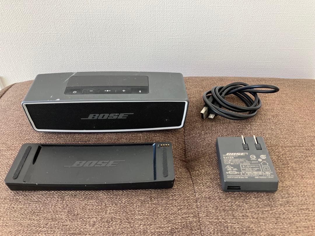 BOSE ワイヤレススピーカー 本体と付属品