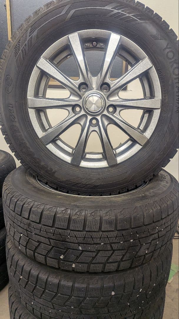 195/65R15スタッドレス 15インチ5穴114.3タイヤ　セレナ