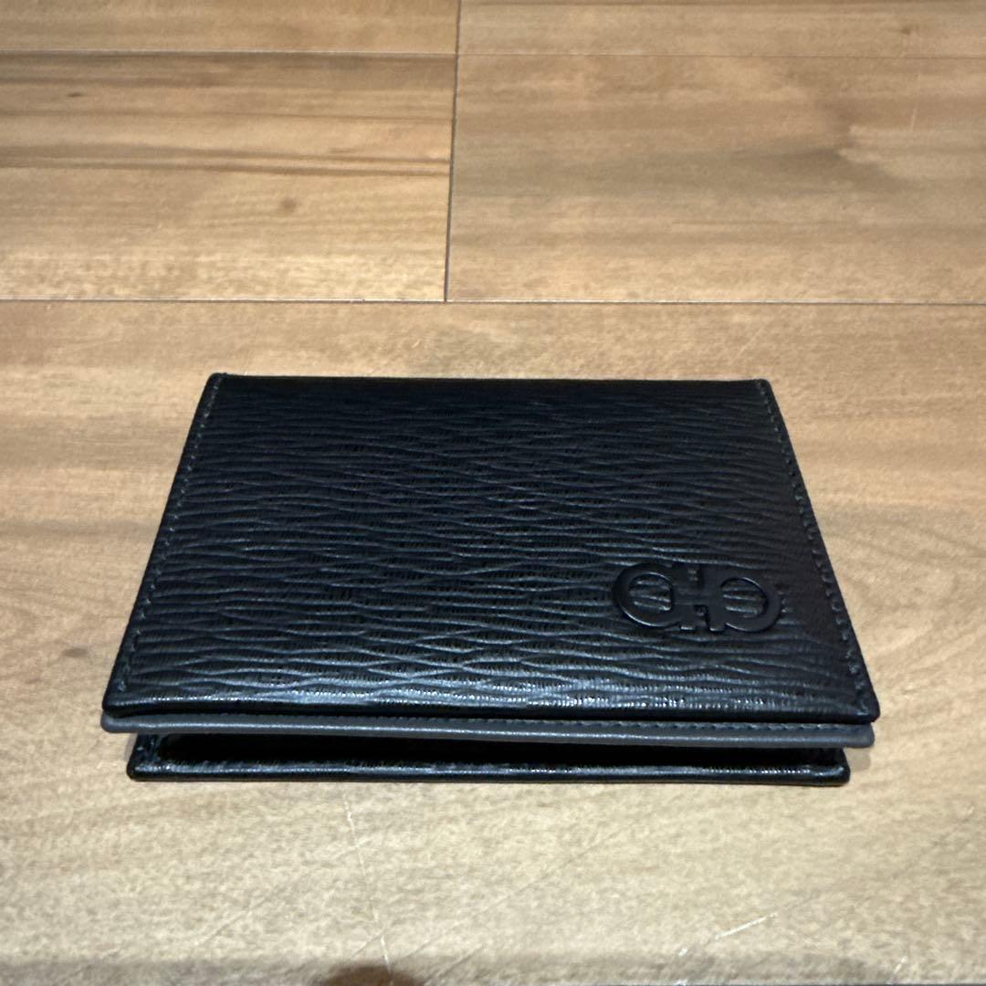 Salvatore Ferragamo フェラガモ　カードケース
