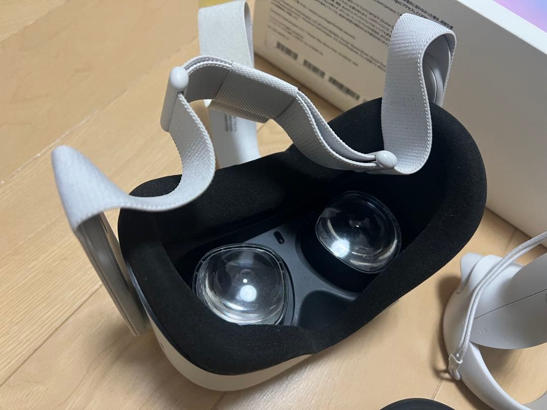 スマホアクセサリー  Quest 2 64GB