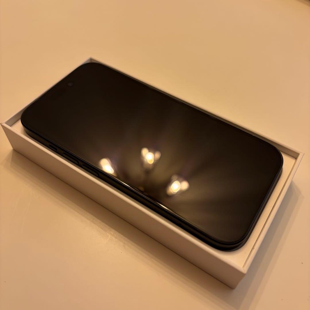 iPhone 15 SIMフリー　ブラック 本体 ガラスフィルム　本革ケース付き