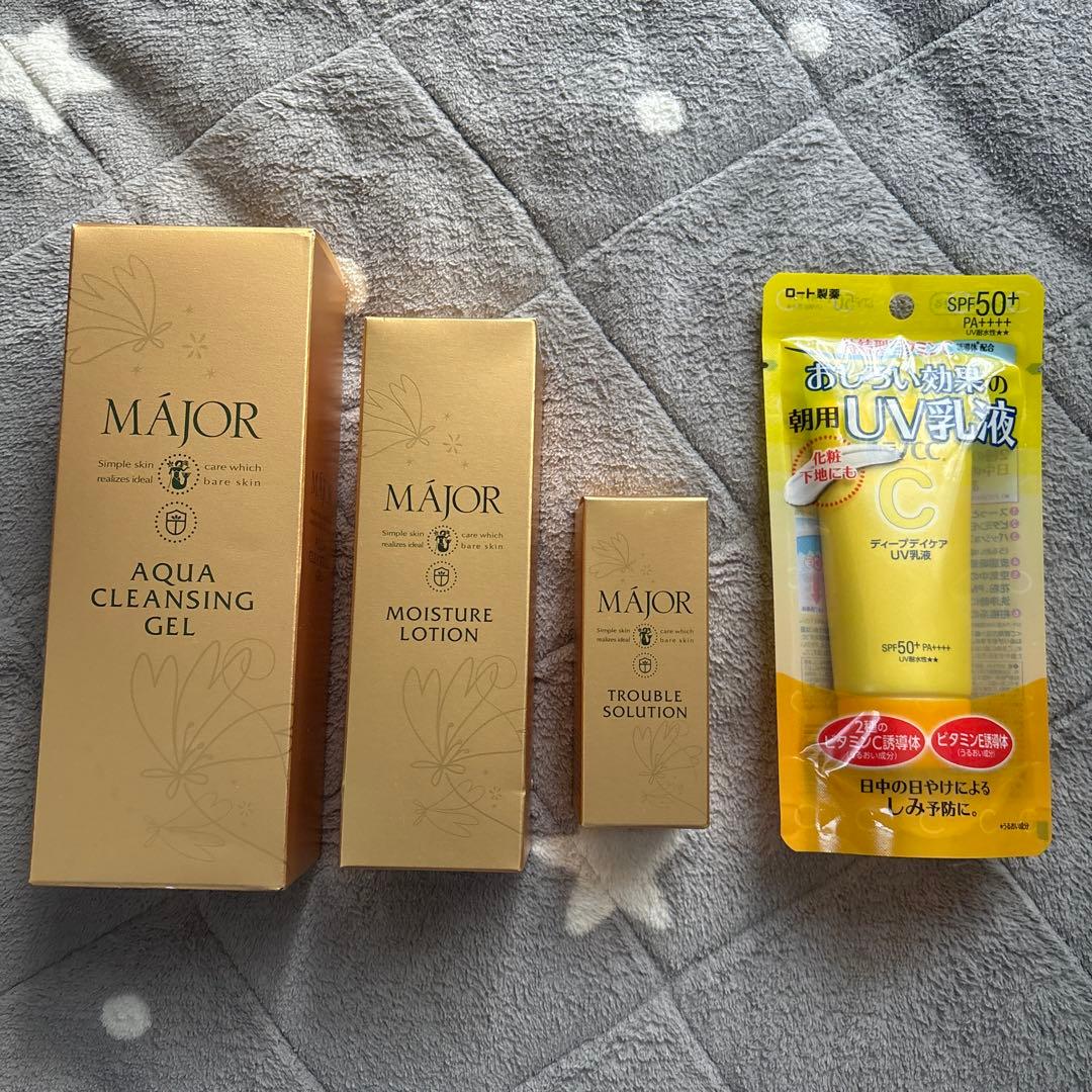 マジョール 洗顔料、化粧水、美容液
