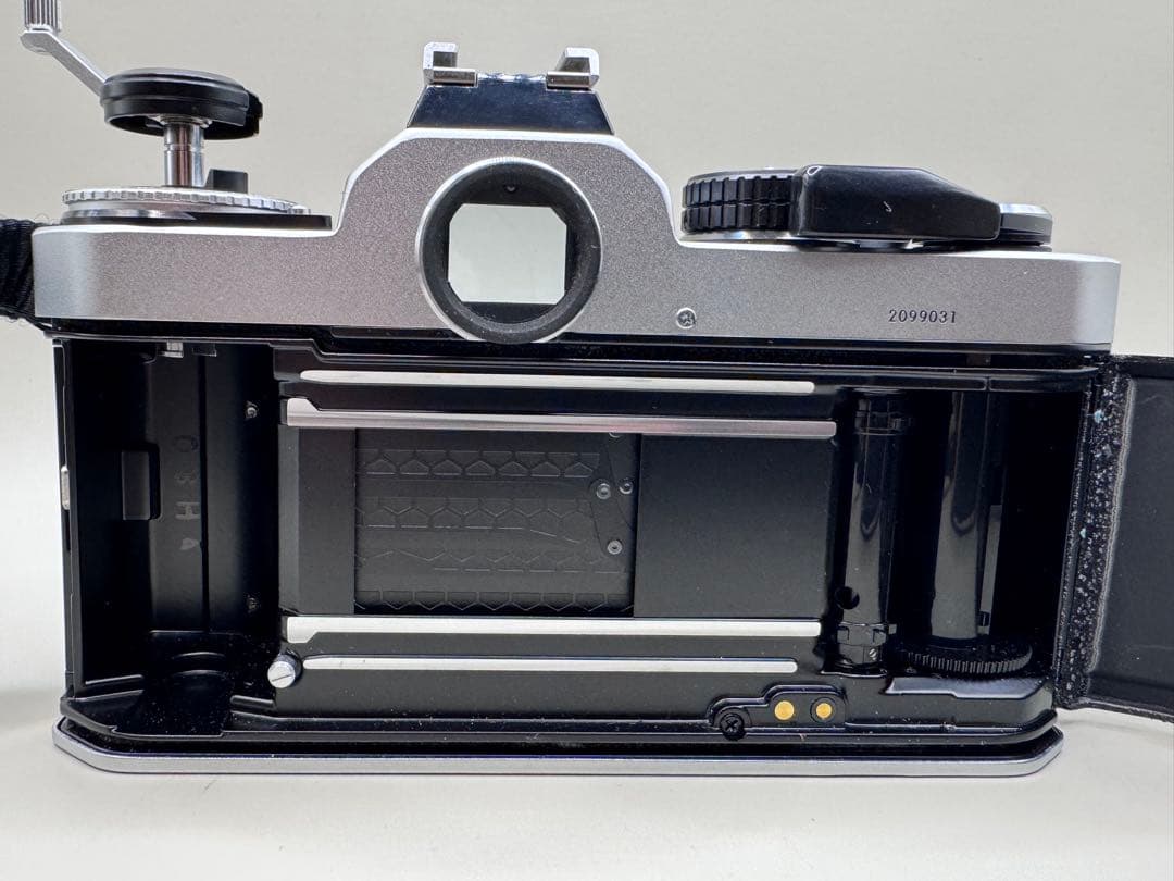 【超美品】 Nikon FE2 / Zoom-NIKKOR 35-105mm