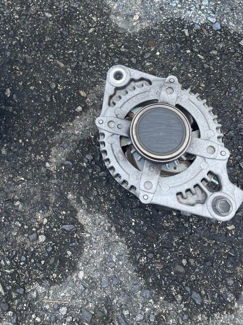 200系クラウンオルタネーター