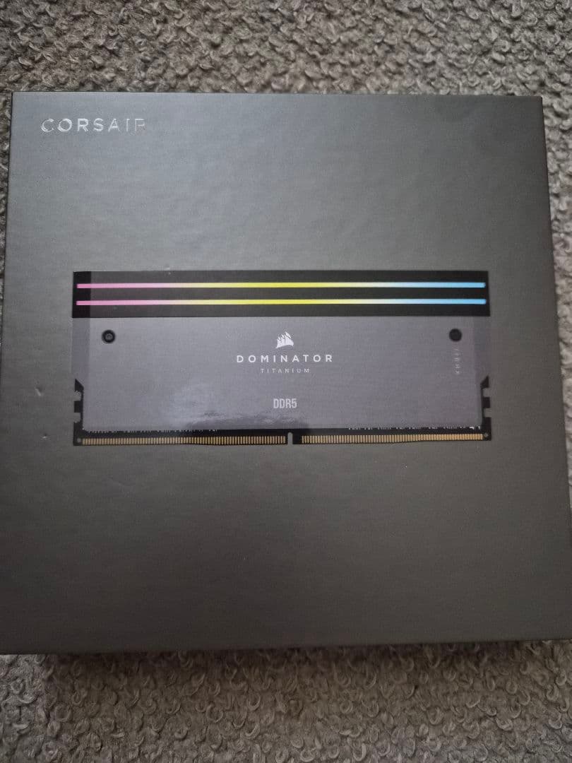 メモリー CORSAIR DOMINATOR TITANIUM 6000MHz 64G