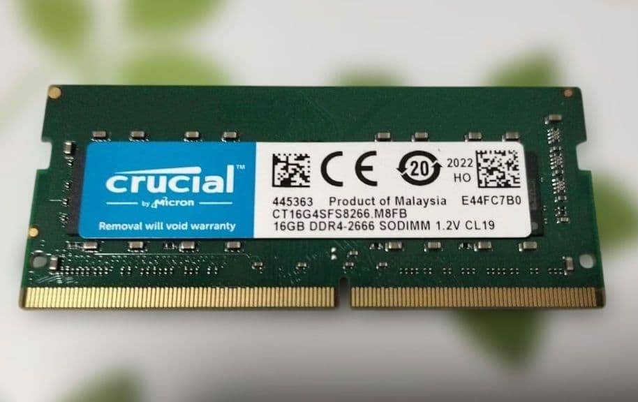 Crucial 16GB DDR4-2666 SO-DIMM メモリー