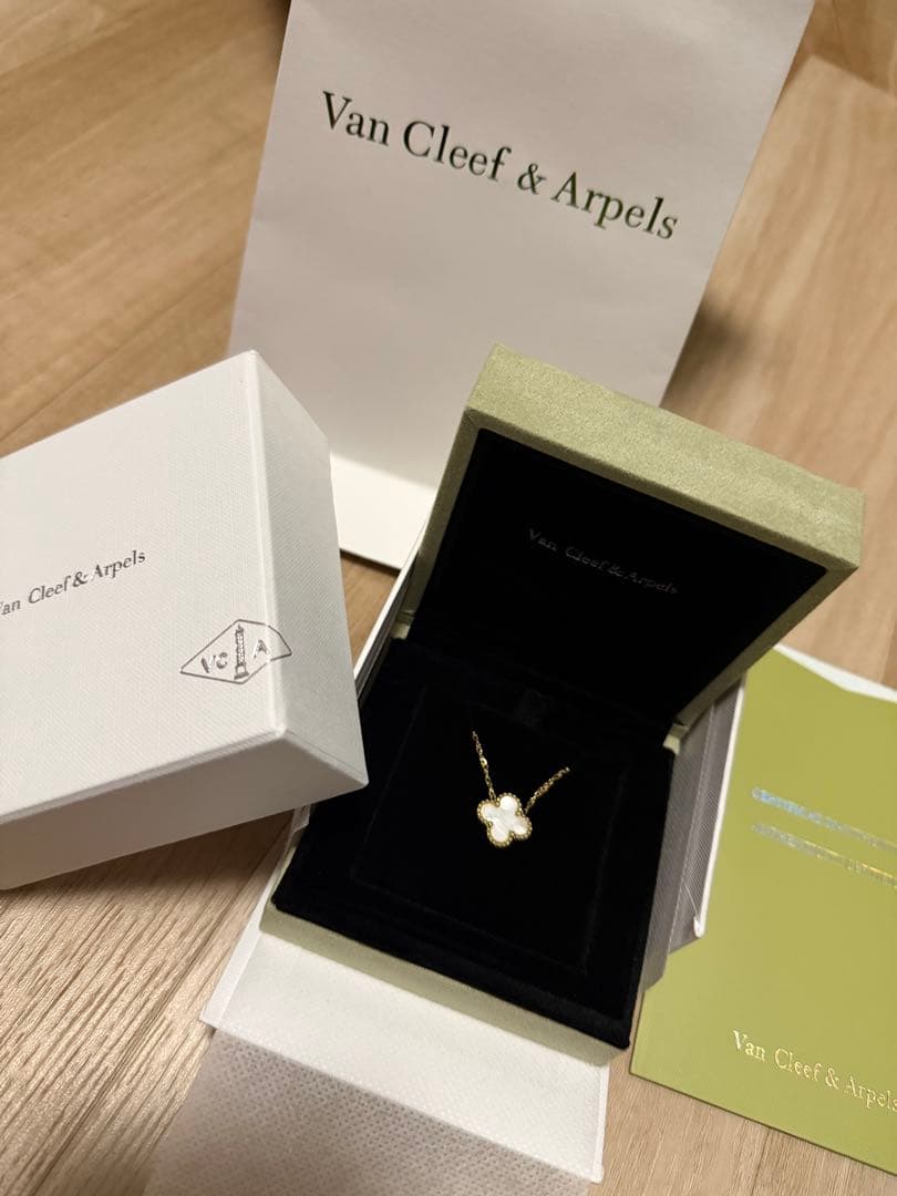 ヴァンクリフアーペルアルハンブラネックレス