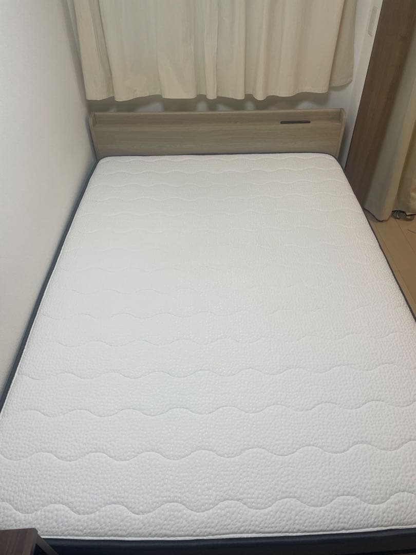 【美品】ダブルサイズ　ベッドフレーム付き　NELL マットレス