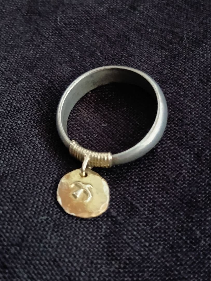 ゴローズ 金メタルチャーム付き シルバーリング