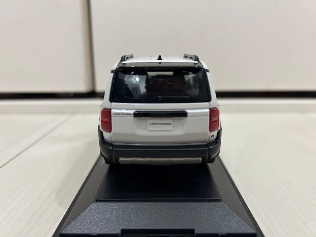 希少 トヨタ ランドクルーザー 250 1/30 カラーサンプル ホワイト