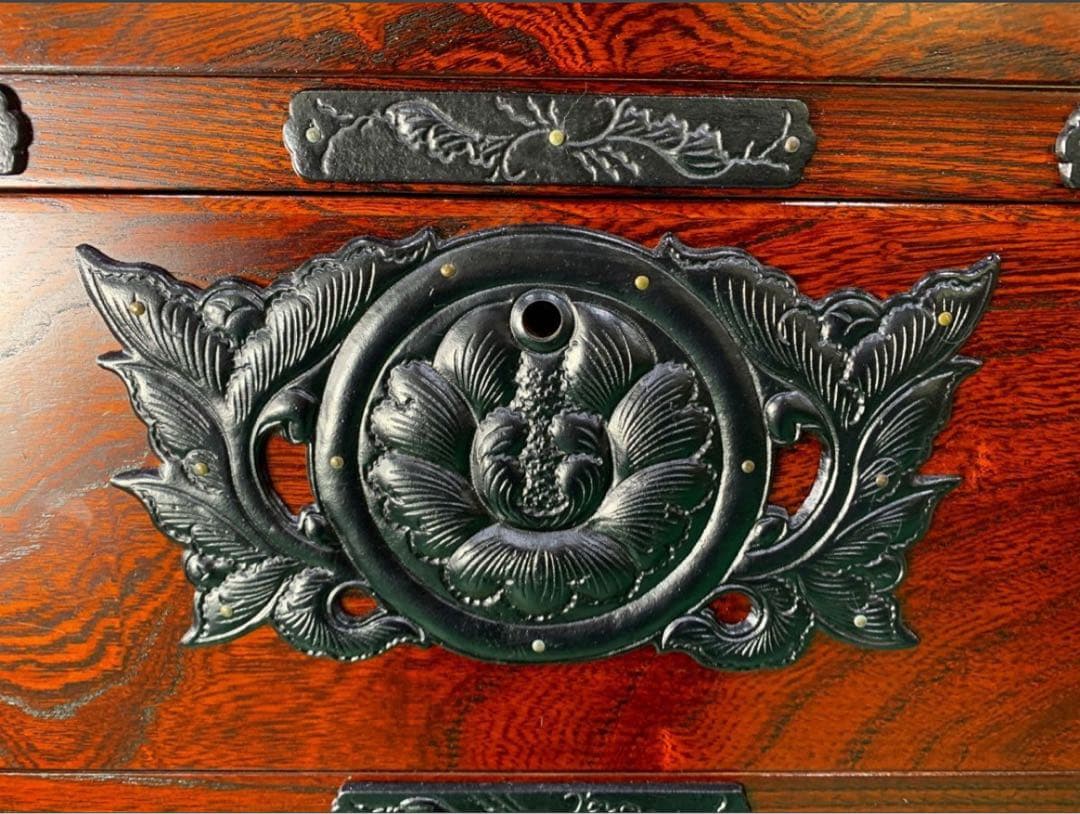 岩谷堂箪笥 定55万 欅材 拭漆塗り 南部鉄器金具 牡丹紋様 引き出し タンス