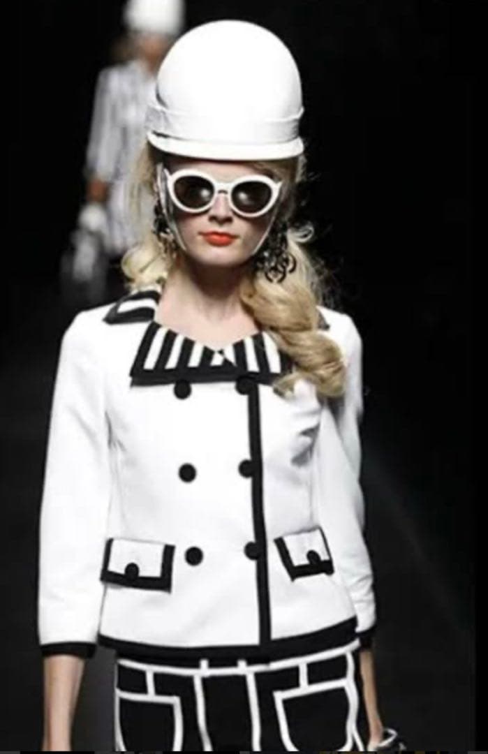 新品タグ付き⭐︎白✖️黒ジャケット