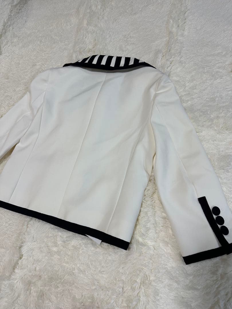 新品タグ付き⭐︎白✖️黒ジャケット