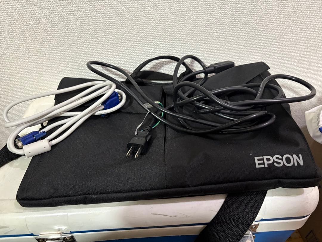 Epson EB-1771W プロジェクター 本体