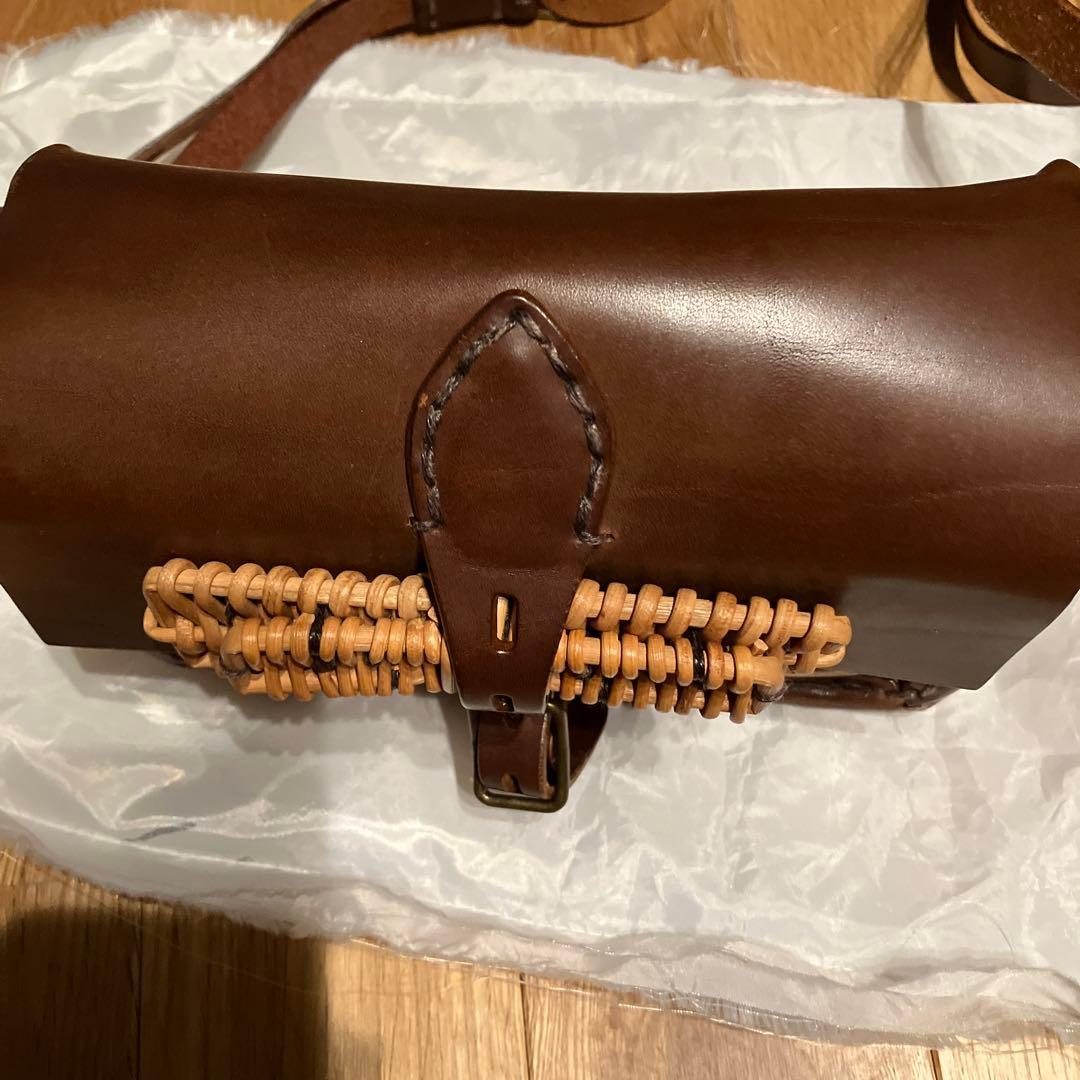 エバゴスレザー 籐 ショルダーバッグ ブラウン