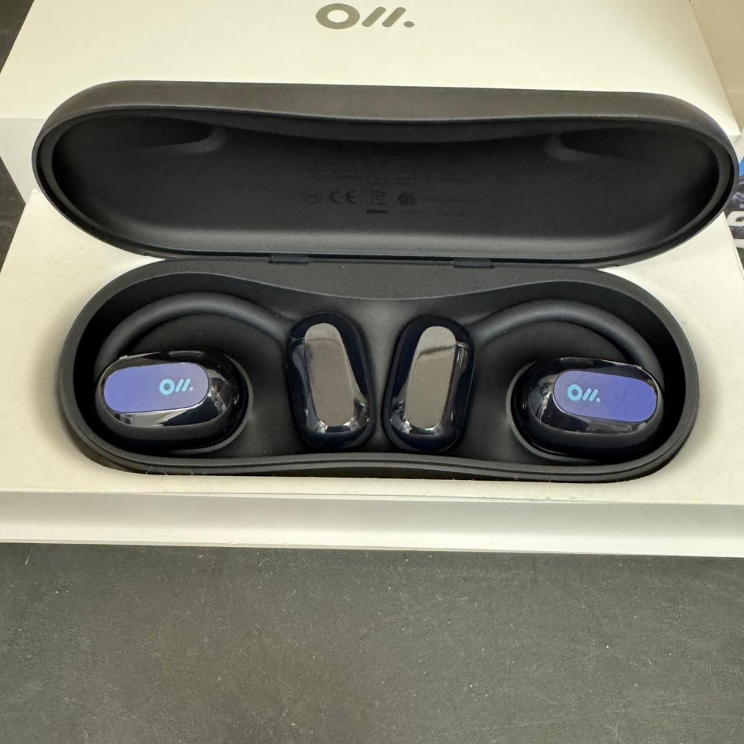 ☆☆未使用　オーラダンス　ウェアラブルステレオ　OLA06CC-BLU　イヤホン