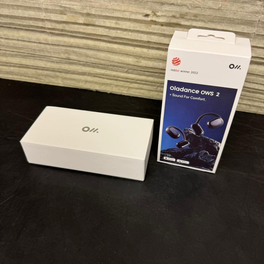 ☆☆未使用　オーラダンス　ウェアラブルステレオ　OLA06CC-BLU　イヤホン