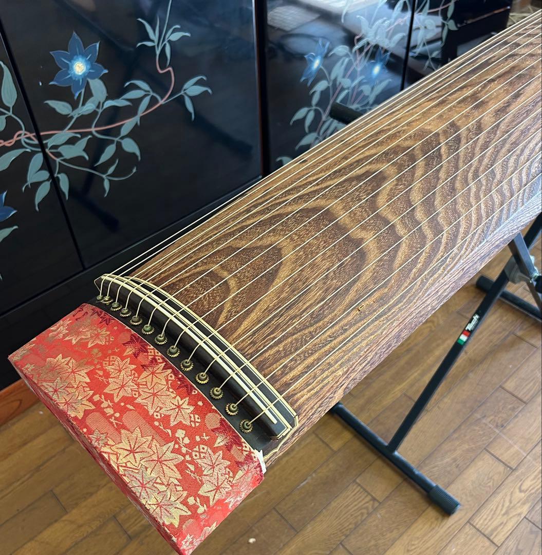 送料無料　木製筝 13本弦 和柄カバー付き