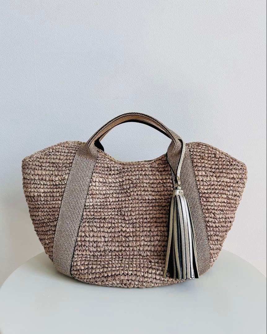 VIOLAD'ORO ゴールド　かごバッグ タッセル付き ヴィオラドーロ