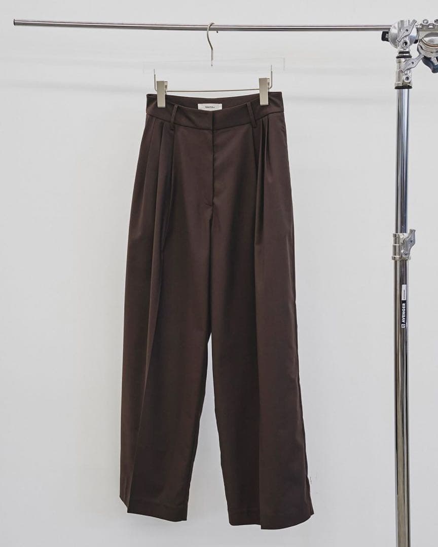パンツ TODAYFUL Lightweight Tuck Trousers