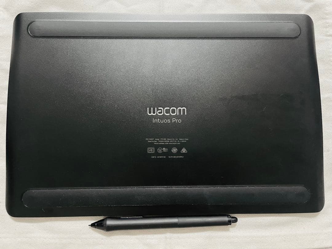 Wacom PTH-660 板タブ