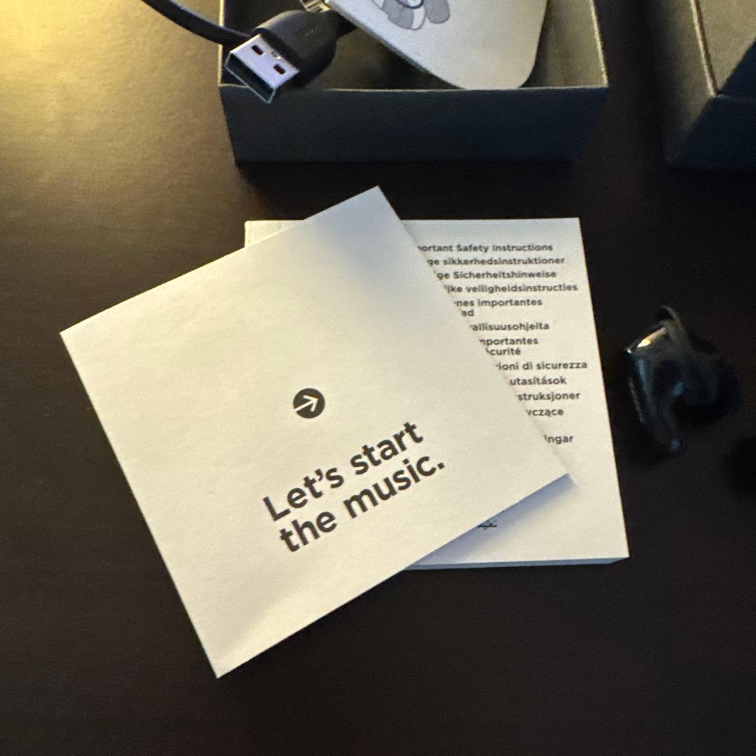 Boseワイヤレスイヤホン全セットシリコンケース　付値下げ可