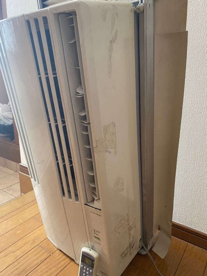 窓用エアコン ホワイト リモコン付き(古河市引き取り可能です)