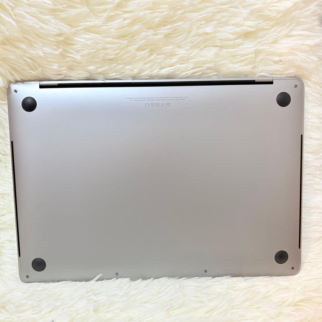 【極美品】MacBook Pro 2018 13インチ 16GB/256GB