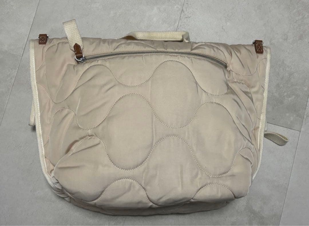 メゾンキツネ　キルティングショルダーバッグ 2way ロゴストラップ　大容量