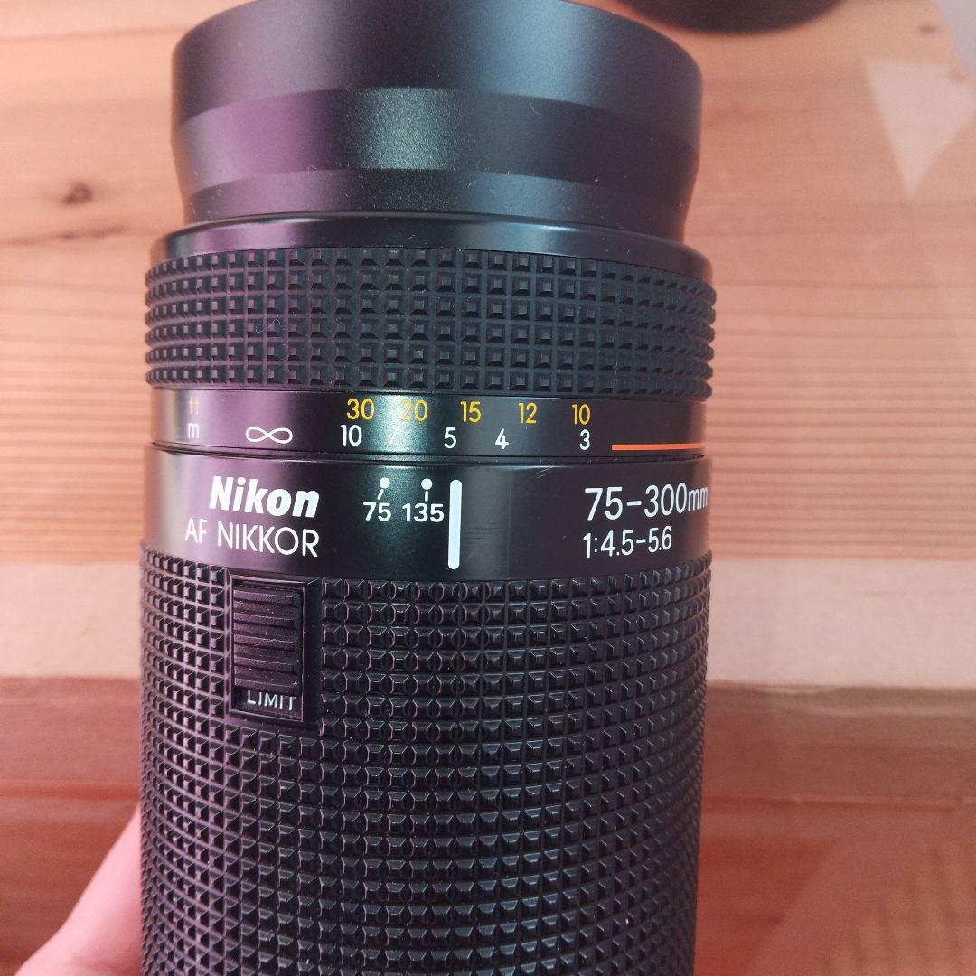 NIKKOR 180mm f/2.8 とnikon af75-300